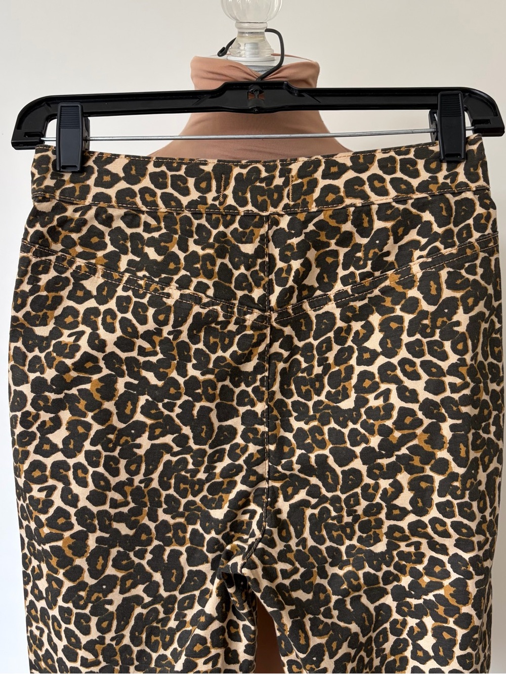 Free People We The Free Belle Leopard High Rise Cropped Skinny Jeans EUC Size 26 - Picture 5 of 10